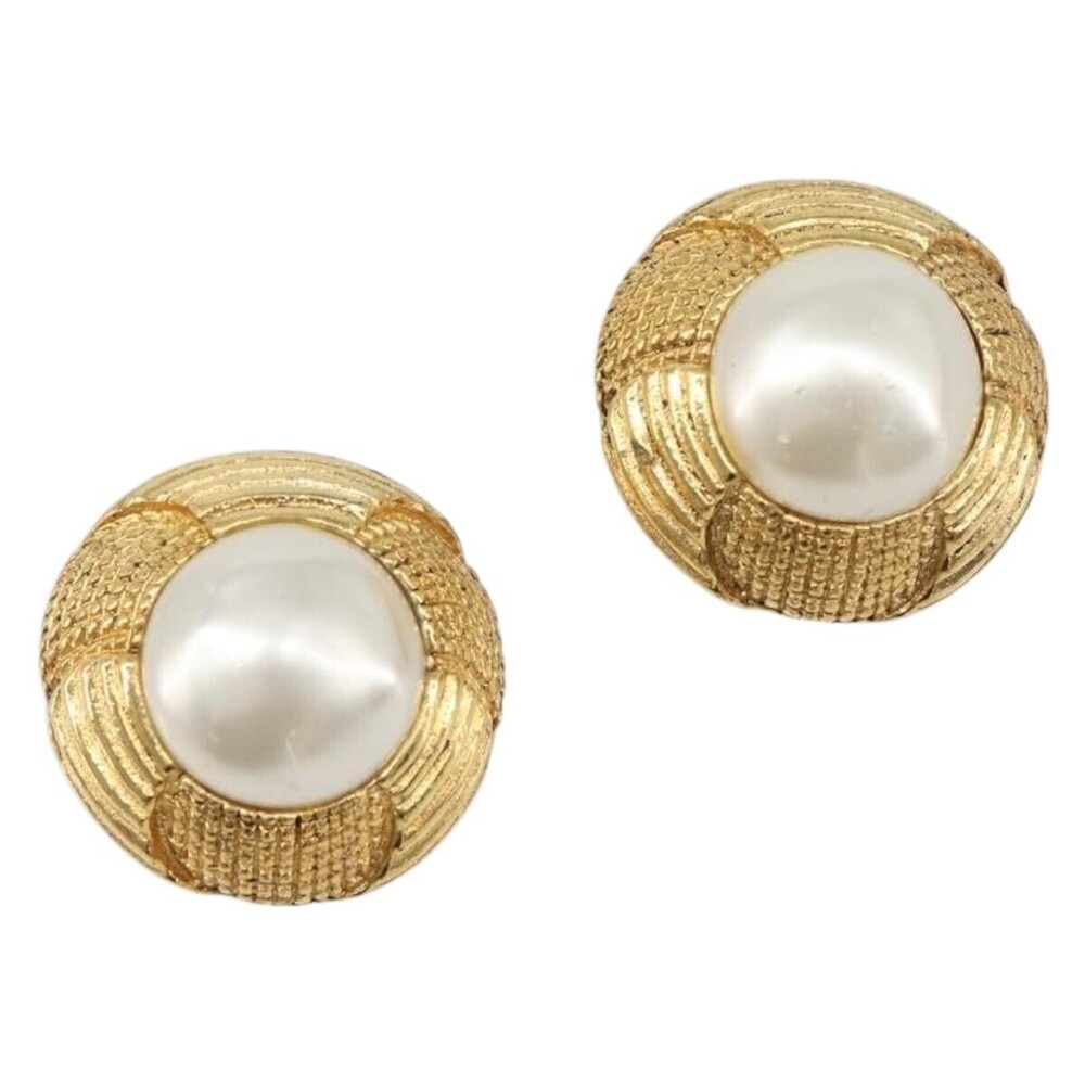 Chanel Vintage Round Clip-On Metal